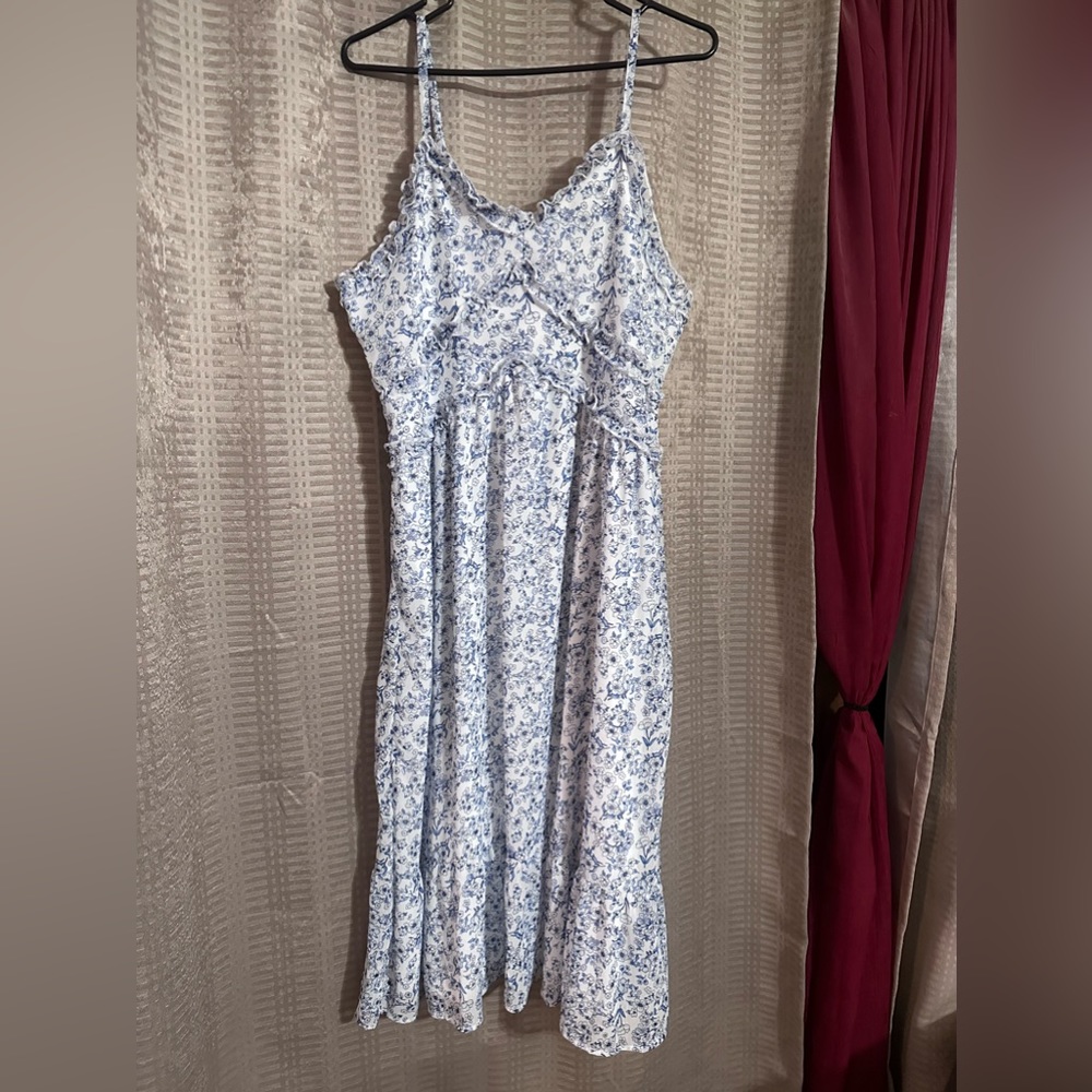 Women’s No Boundaries blue with white flowers summer dress